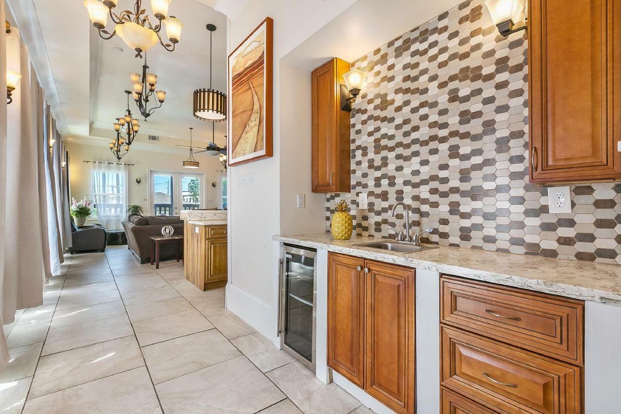 Spacious 4BR Condo on Carondelet Near All Hot Spo Nueva Orleans Exterior foto