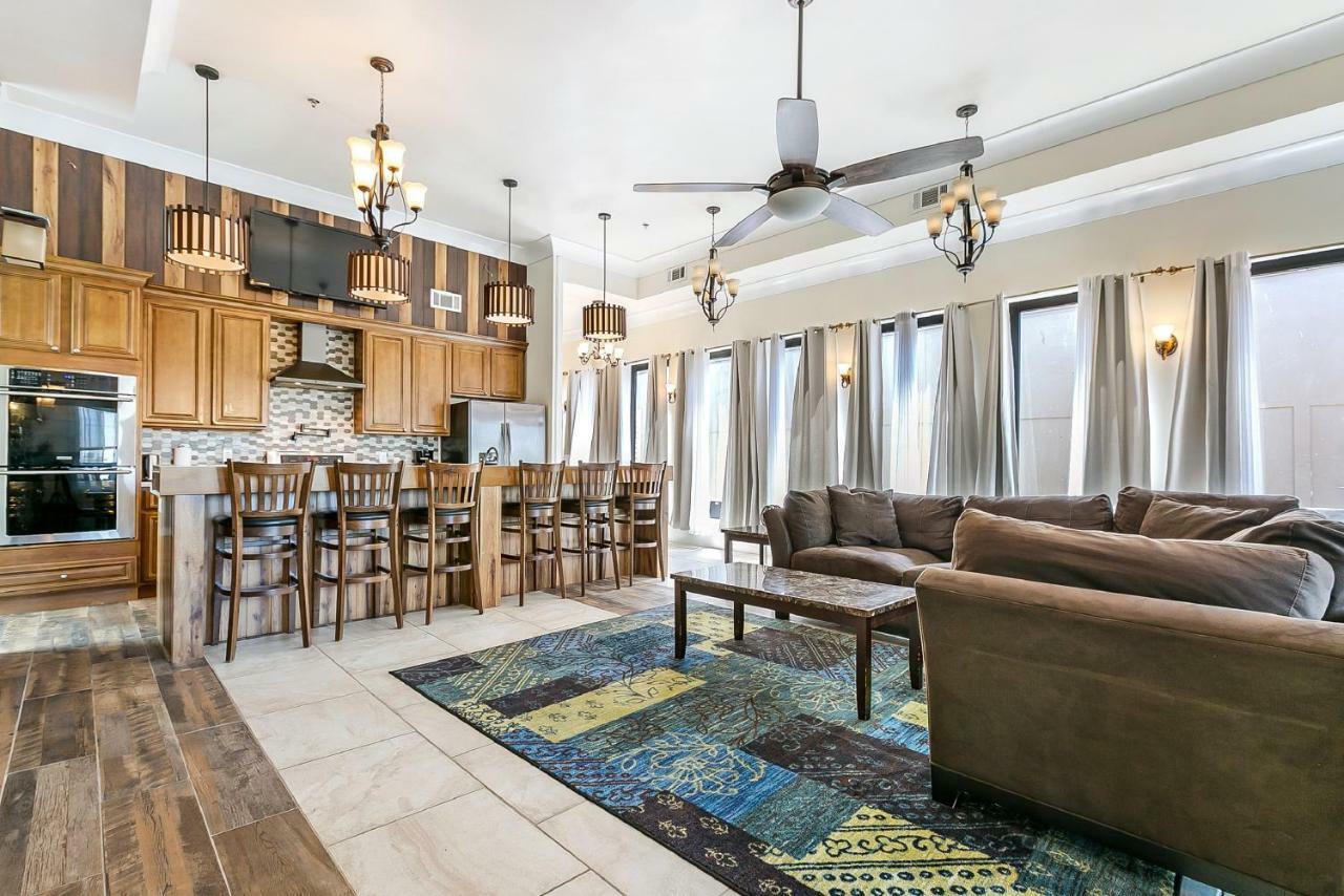 Spacious 4BR Condo on Carondelet Near All Hot Spo Nueva Orleans Exterior foto